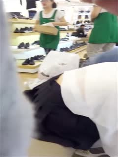 黑料吃瓜 【户外商场抄底】高颜值美女裙底下的风光，白内裤里露出黑毛！ - 爱情岛-全网最全最新各类乱伦, 黑料,吃瓜系列免费视频网站