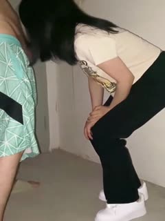 家庭乱伦 大学生教学楼的楼道偷偷吃鸡巴，做爱！ - 爱情岛-全网最全最新各类乱伦, 黑料,吃瓜系列免费视频网站