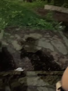 家庭乱伦 骚逼老妈穿着开档瑜伽裤在人前暴露，直接在人来人往的公园就被我内射到高潮了 - 爱情岛-全网最全最新各类乱伦, 黑料,吃瓜系列免费视频网站