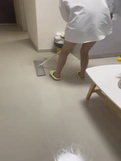 家庭乱伦 为了测试延时喷雾的效果，我盯上了没穿内裤的妹妹，趁她不注意直接插入了她的小穴 - 爱情岛-全网最全最新各类乱伦, 黑料,吃瓜系列免费视频网站