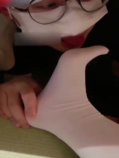 国产黄片 【最新流出-女S调教相亲对象】餐厅让眼镜男，舔脚吞食唾液 - 爱情岛-全网最全最新各类乱伦, 黑料,吃瓜系列免费视频网站