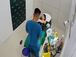 家庭乱伦 【破解美容院监控摄像头】白肤美少妇准备做阴道乳房整容男医生给她弄阴道她表情非常开心的笑了 - 爱情岛-全网最全最新各类乱伦, 黑料,吃瓜系列免费视频网站