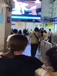 国产黄片 澳门 全身赤裸的女子由关闸广场跑至关闸出境入口处 - 爱情岛-全网最全最新各类乱伦, 黑料,吃瓜系列免费视频网站