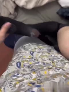 黑料吃瓜 聽話女奴自動找肉棒吃 被主人掌摑也很滿足的樣子 過膝襪 - 爱情岛-全网最全最新各类乱伦, 黑料,吃瓜系列免费视频网站