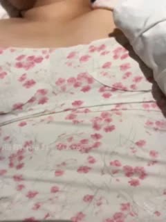 黑料吃瓜 【母子乱伦】爸妈吵架，老爸竟把我跟老妈扔在酒店独处 - 爱情岛-全网最全最新各类乱伦, 黑料,吃瓜系列免费视频网站
