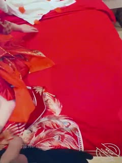 家庭乱伦 【会喷水的亲姐姐】姐姐穿上“秀禾”的瞬间，老女嫩逼受到刺激，疯狂喷水，强力深喉！ - 爱情岛-全网最全最新各类乱伦, 黑料,吃瓜系列免费视频网站