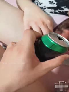 【家庭乱伦】喝的微醉的我俩，看着还剩一罐的啤酒，我脑子里闪过一丝邪恶的念头，把狗链套上婶婶的脖颈后，我拿起小皮鞭狠狠的抽打在她身上 - 爱情岛-全网最全最新各类乱伦, 黑料,吃瓜系列免费视频网站