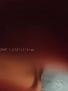 家庭乱伦 【嫂子乱伦】偷看嫂子洗澡，紧张刺激，射了还不停扣嫂子逼逼！水太多，拿纸垫着！塞嫂子逼 - 爱情岛-全网最全最新各类乱伦, 黑料,吃瓜系列免费视频网站