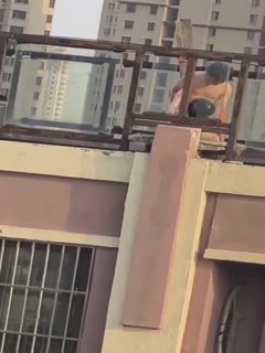 黑料吃瓜 和女朋友在天台被偷拍 - 爱情岛-全网最全最新各类乱伦, 黑料,吃瓜系列免费视频网站