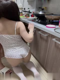 国产黄片 亲哥哥半夜帮我煮面吃，我蹲着吃她鸡巴，哥哥还在忙活着给我煮面的 - 爱情岛-全网最全最新各类乱伦, 黑料,吃瓜系列免费视频网站