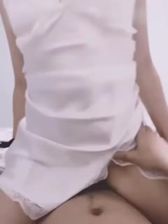 国产黄片 兄妹乱伦爸爸回来就在隔壁妹妹不敢让我操经不住我的软磨硬泡还是被我操喷水了 - 爱情岛-全网最全最新各类乱伦, 黑料,吃瓜系列免费视频网站