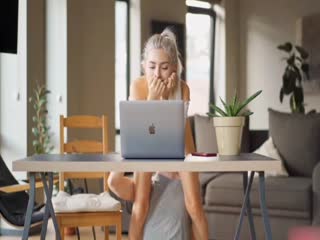 家庭乱伦 上网课无聊边听边做爱-被男友看到受不了直播做爱内射 - 爱情岛-全网最全最新各类乱伦, 黑料,吃瓜系列免费视频网站