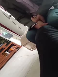 国产黄片 朋友的浪妻，家里来个男人她都能勾搭上床 - 爱情岛-全网最全最新各类乱伦, 黑料,吃瓜系列免费视频网站