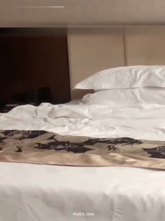 国产黄片 绿奴大神伺候颜值老婆挨操，主动吸舔结合处 - 爱情岛-全网最全最新各类乱伦, 黑料,吃瓜系列免费视频网站