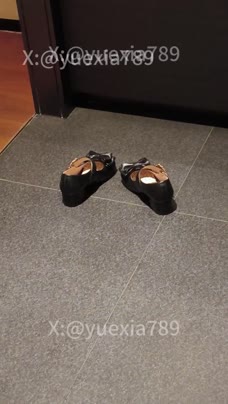 国产黄片 超级绿帽TNR萝莉风骚妻【玥下】最新8.17号作品，又一次被老公安排在陌生男人的房间 - 爱情岛-全网最全最新各类乱伦, 黑料,吃瓜系列免费视频网站