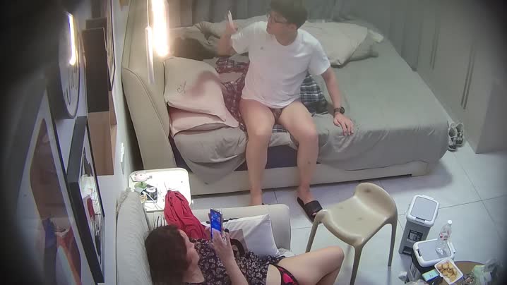 家庭乱伦 大学城 8-17 少妇白天来酒店陪自己的小奶狗 晚上就回去陪家人 连续在酒店陪了几天 不出门有性趣就操 - 爱情岛-全网最全最新各类乱伦, 黑料,吃瓜系列免费视频网站