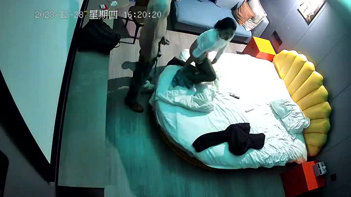 家庭乱伦 【宾馆盗摄】超清镜头偷拍_美女穿着黑丝被内射后又用嘴清理 - 爱情岛-全网最全最新各类乱伦, 黑料,吃瓜系列免费视频网站