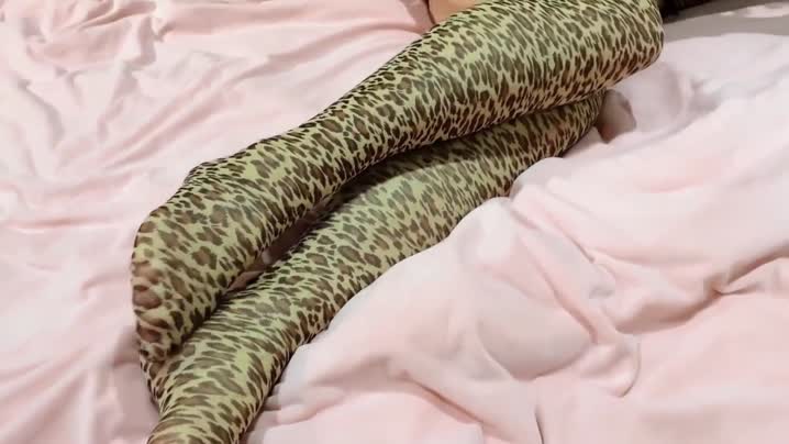 国产黄片 漂亮熟女人妻_啊好深_草死我_豹纹情趣内衣足交_撅着磨盘大屁股被无套操 - 爱情岛-全网最全最新各类乱伦, 黑料,吃瓜系列免费视频网站